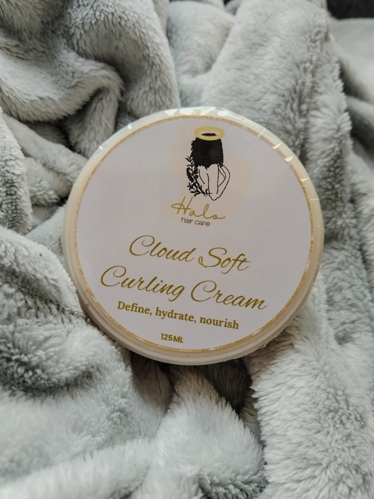 Halo Hair Cloud Soft curling cream with shea and aloe — R120